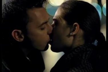 Xe Bentley “mượn” và một chuyện tình lãng mạn