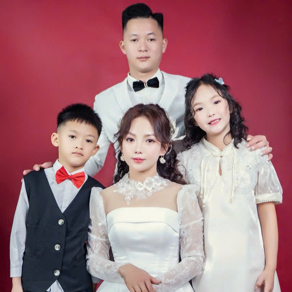 Người mẹ ở Thái Nguyên gây sốt vì trẻ trung như chị em sinh đôi với con gái - 3 Người mẹ ở Thái Nguyên gây sốt vì trẻ trung như chị em sinh đôi với con gái - 3