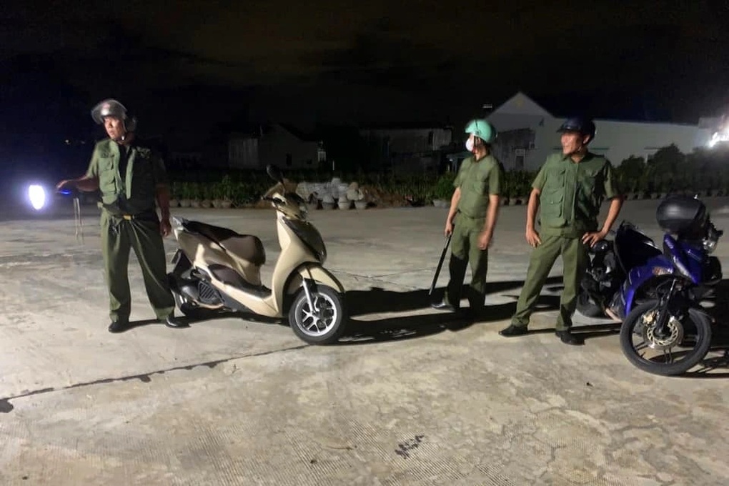 Nhóm trộm chó vứt xe bỏ chạy khi phát hiện công an tuần tra - 2 Nhóm trộm chó vứt xe bỏ chạy khi phát hiện công an tuần tra - 2