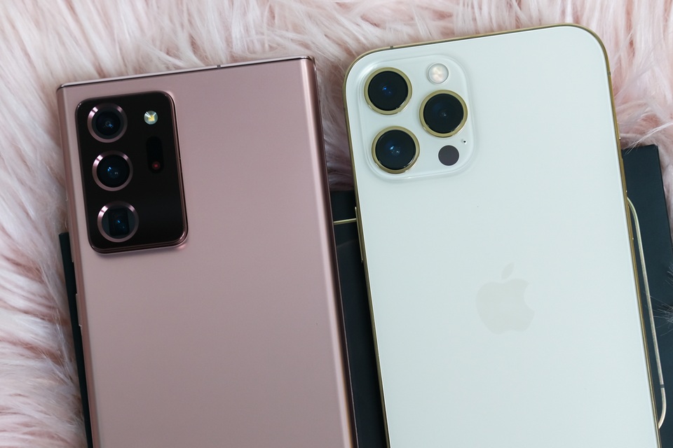 iPhone 12 Pro Max đọ dáng cùng Samsung Galaxy Note20 Ultra - 5 iPhone 12 Pro Max đọ dáng cùng Samsung Galaxy Note20 Ultra - 5