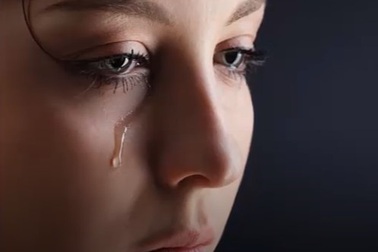 Bố để con gái bị chồng bạo hành triền miên vì sĩ diện