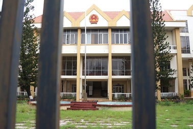 Những khu đất “vàng” bị bỏ hoang