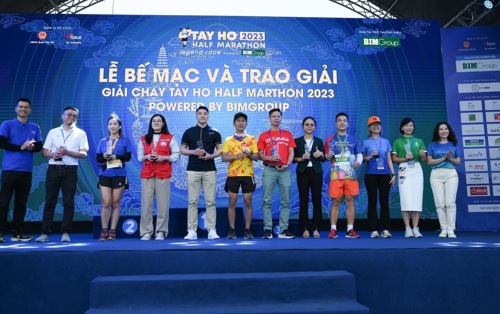 Hấp dẫn giải chạy bán marathon quanh Hồ Tây - 2