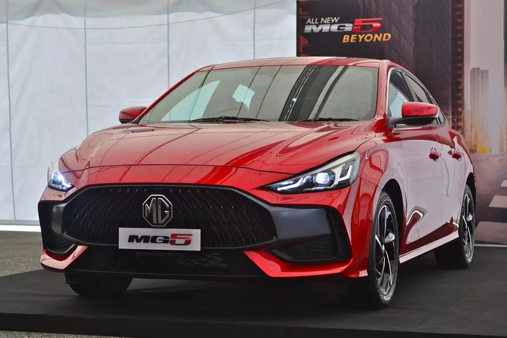 Loạt sedan cỡ C với nhiều nâng cấp chờ ngày về Việt Nam - 7 Loạt sedan cỡ C với nhiều nâng cấp chờ ngày về Việt Nam - 7