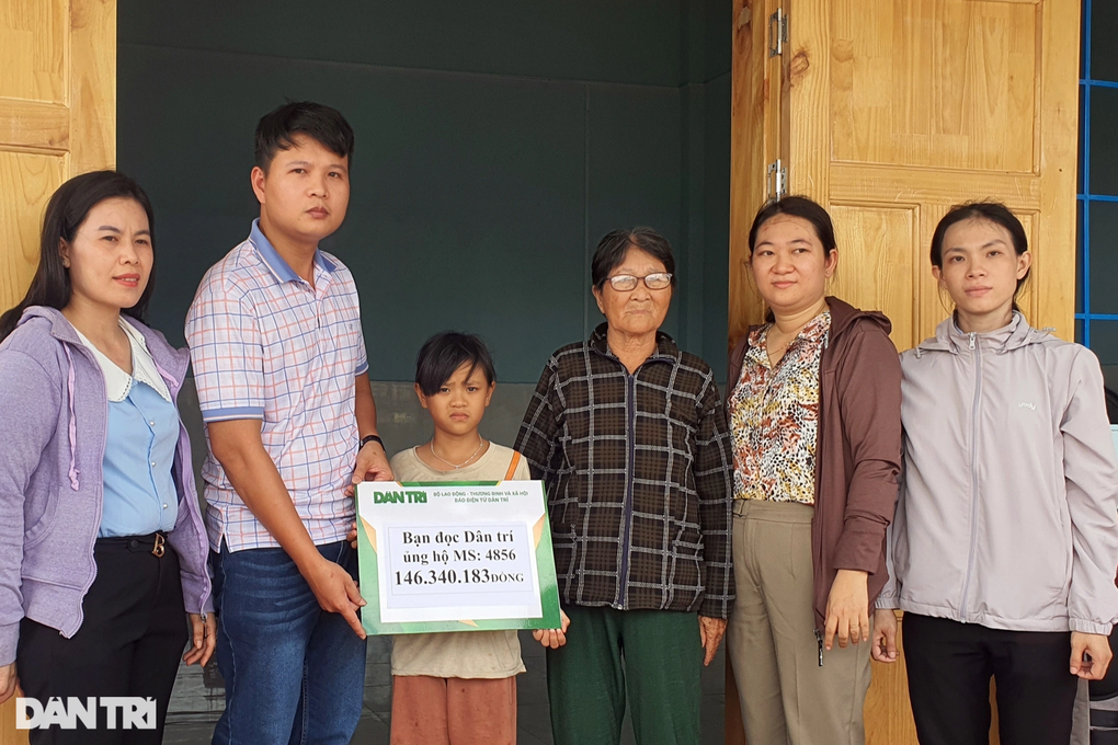 Bạn đọc giúp bé gái mồ côi sống trong căn nhà tạm bợ gần 150 triệu đồng - 1 Bạn đọc giúp bé gái mồ côi sống trong căn nhà tạm bợ gần 150 triệu đồng - 1
