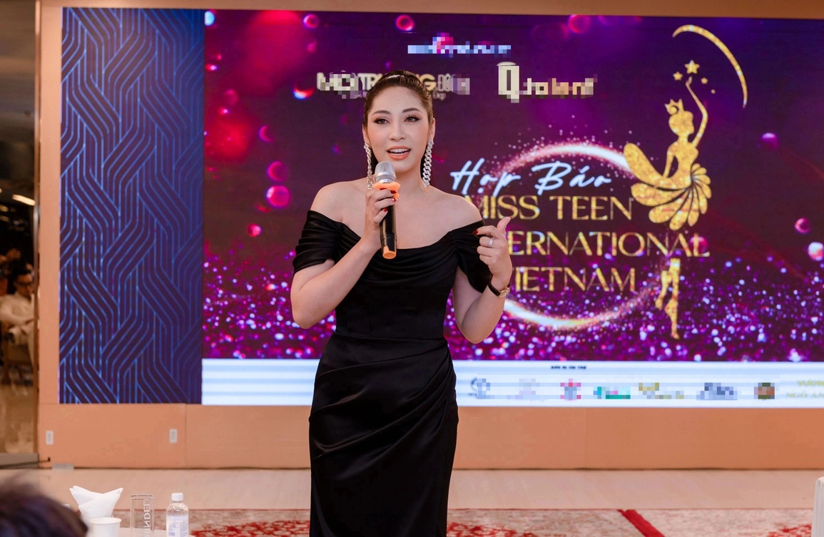 Hoa hậu Đặng Thu Thảo lộng lẫy tái xuất - 1 Hoa hậu Đặng Thu Thảo lộng lẫy tái xuất - 1