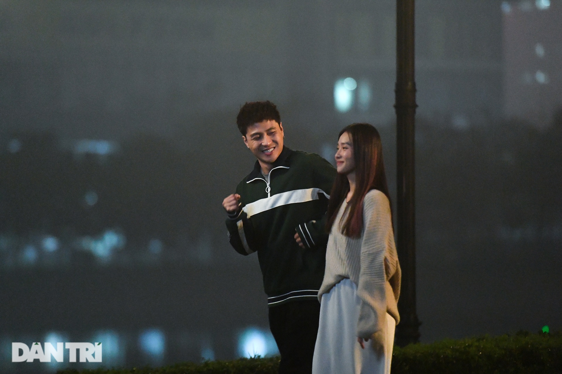 Thanh Sơn tất tả chạy show, ăn bánh mỳ khi đóng phim cùng Khả Ngân - 11 Thanh Sơn tất tả chạy show, ăn bánh mỳ khi đóng phim cùng Khả Ngân - 11
