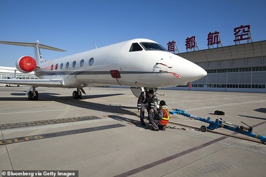 Giới nhà giàu Hoa kiều chi hơn 560 triệu đồng về Trung Quốc tránh dịch