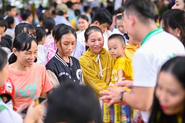 Báo Dân trí mang niềm vui Trung thu đến hàng nghìn em nhỏ tại Tây Ninh