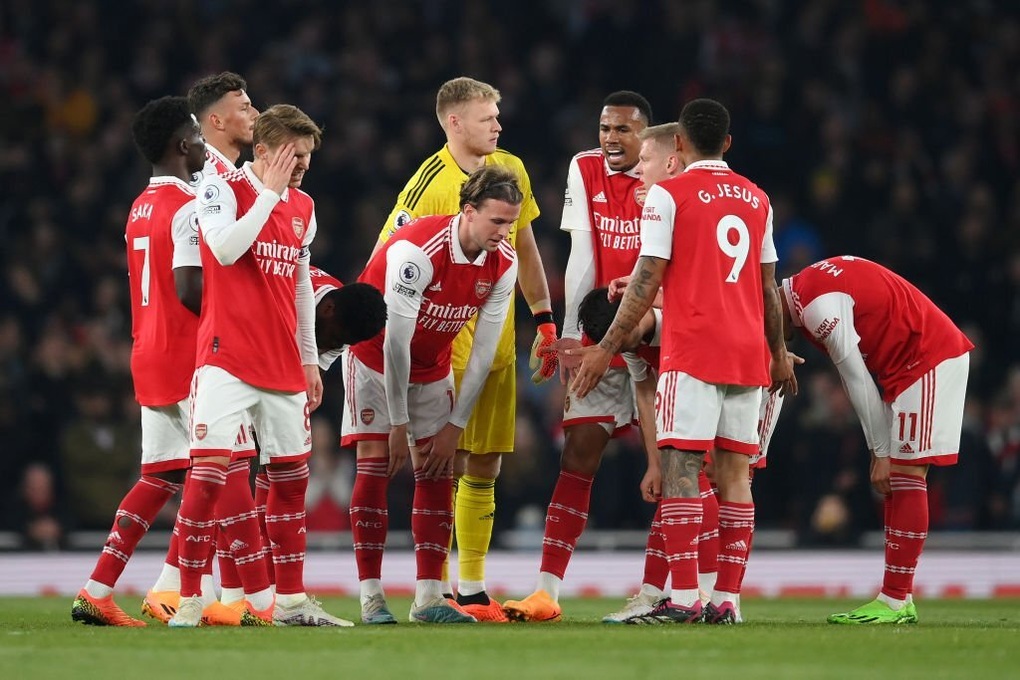 Arsenal may mắn thoát thua trước đội bét bảng Southampton - 2 Arsenal may mắn thoát thua trước đội bét bảng Southampton - 2