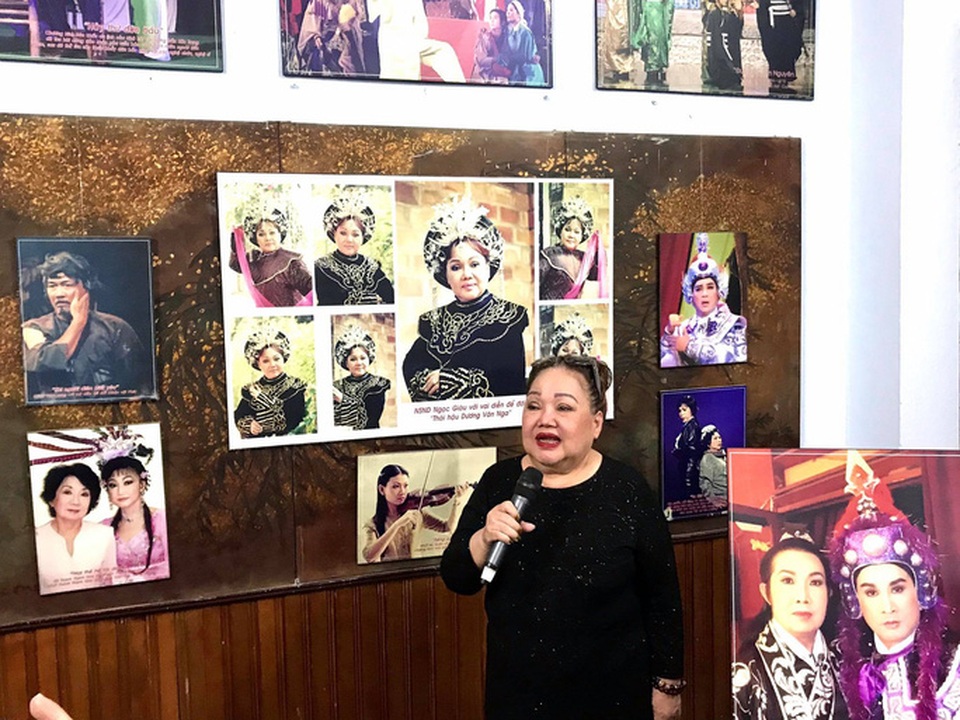 Nhiều nghệ sĩ xúc động nhìn lại ký ức qua triển lãm sân khấu - 6