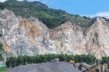 Rơi từ mỏ đá, một lao động tử vong