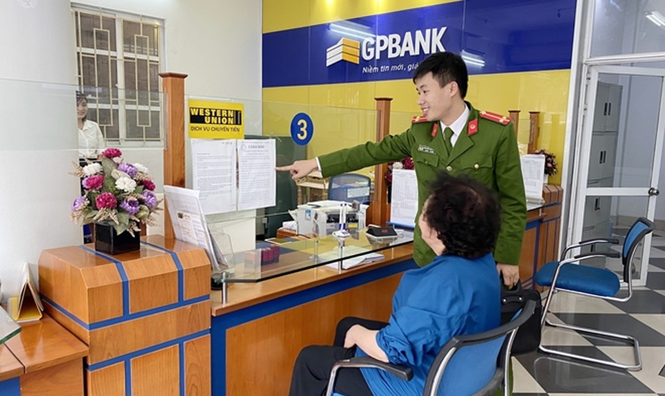 Ngân hàng chặn kịp thời một vụ lừa đảo 400 triệu đồng - 1 Ngân hàng chặn kịp thời một vụ lừa đảo 400 triệu đồng - 1