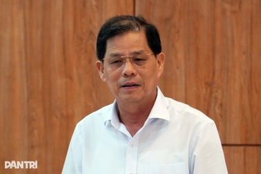 Chủ tịch và 2 Phó Chủ tịch UBND tỉnh Khánh Hòa xin nghỉ hưu trước tuổi