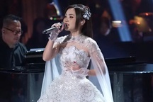 Phương Mỹ Chi hát hit Sơn Tùng ở chung kết "Sing! Asia": Dân mạng tranh cãi