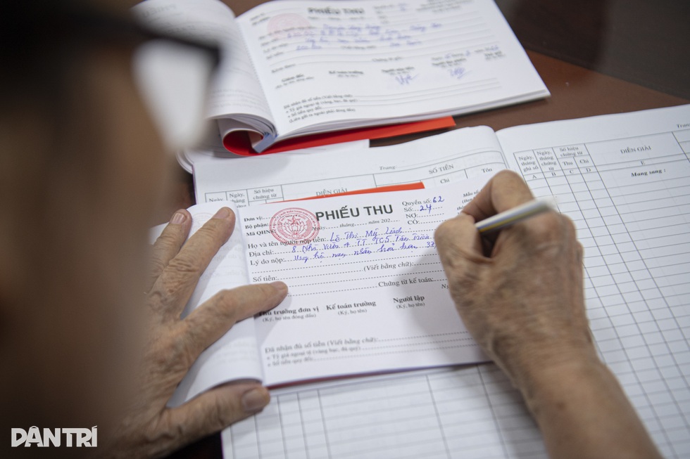 Những tấm lòng vàng tiếp sức cho các nạn nhân trong vụ cháy chung cư mini - 7