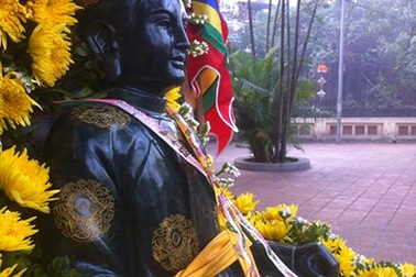 Hoàn thành pho tượng ngọc Hoàng Mười lớn nhất Việt Nam