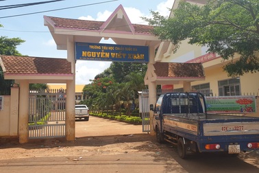 Vận động các khoản thu trái quy định, Hiệu trưởng bị xử phạt