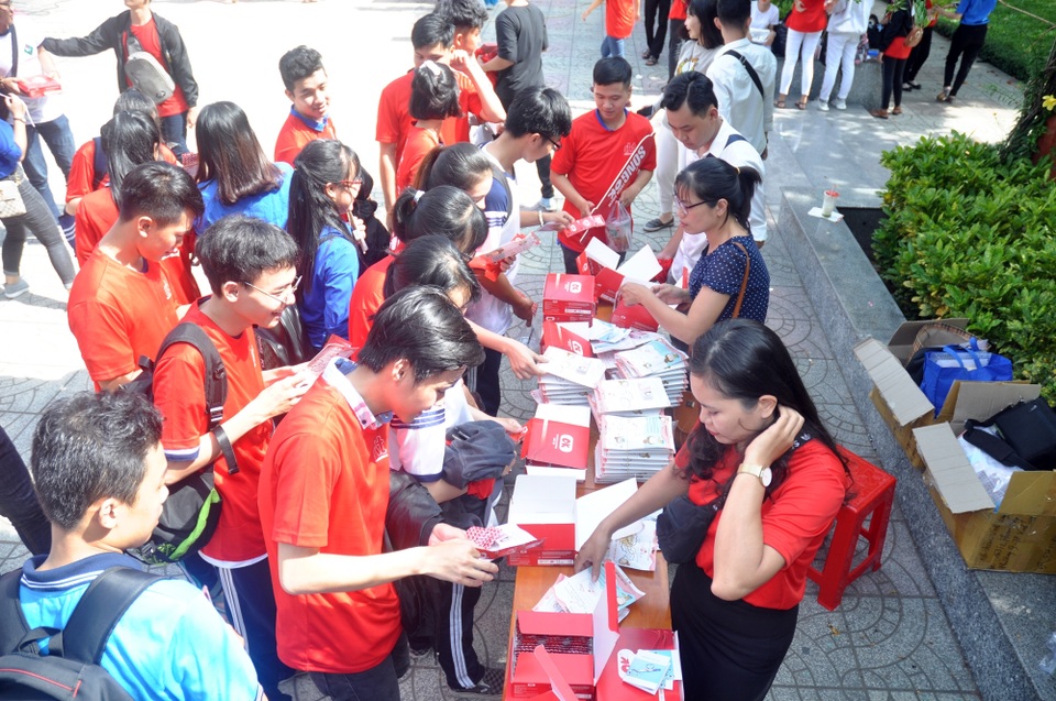 Sinh viên hành động thiết thực phòng, chống HIV/AIDS - 4 Sinh viên hành động thiết thực phòng, chống HIV/AIDS - 4