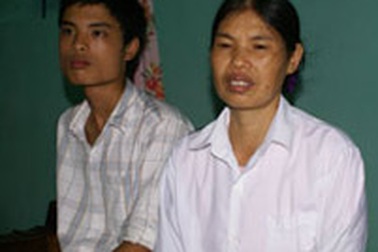 Mẹ nhặt phế thải vẫn nuôi con đỗ đại học 