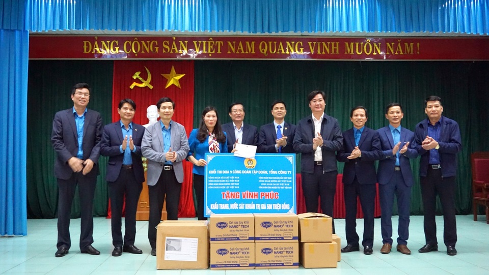 Kêu gọi người lao động trích lương mua nông sản bị ảnh hưởng từ Covid-19 - 1 Kêu gọi người lao động trích lương mua nông sản bị ảnh hưởng từ Covid-19 - 1