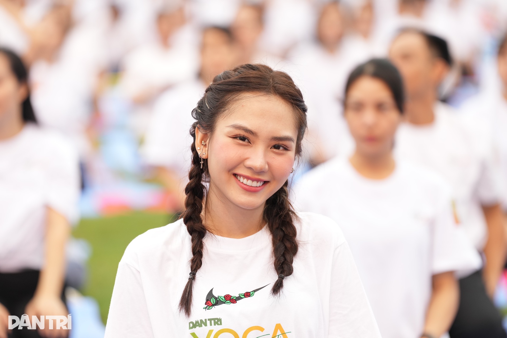 Dàn hoa hậu, á hậu khoe dáng xinh tươi tại Ngày hội yoga Dân trí - 9 Dàn hoa hậu, á hậu khoe dáng xinh tươi tại Ngày hội yoga Dân trí - 9