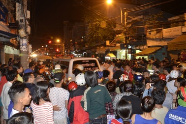 Truy bắt đối tượng đâm chết cô gái trong chợ Hóc Môn