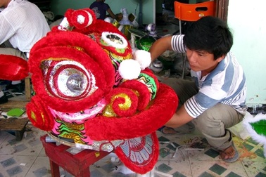 Rộn ràng làng chế tác lân, địa mùa Tết Trung thu