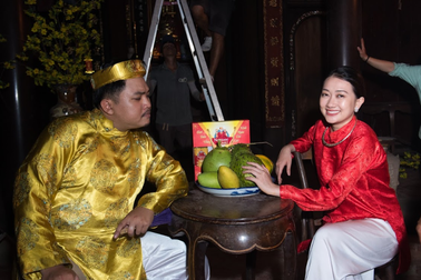 "Chị đại Mười Ba" trong Thập Tam Muội hóa gái quê dịu dàng, thùy mị