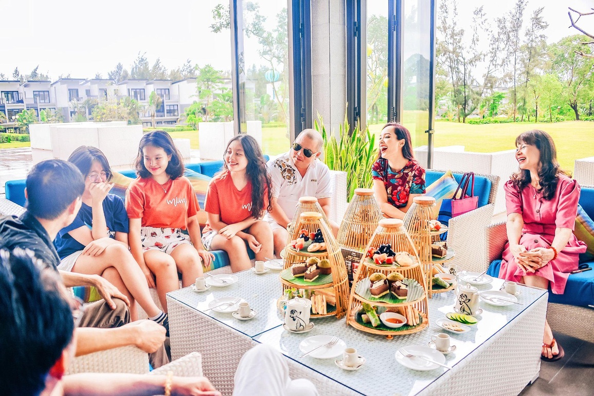 Cuộc sống hạnh phúc của gia đình Thúy Hằng - Thúy Hạnh - 1 Cuộc sống hạnh phúc của gia đình Thúy Hằng - Thúy Hạnh - 1