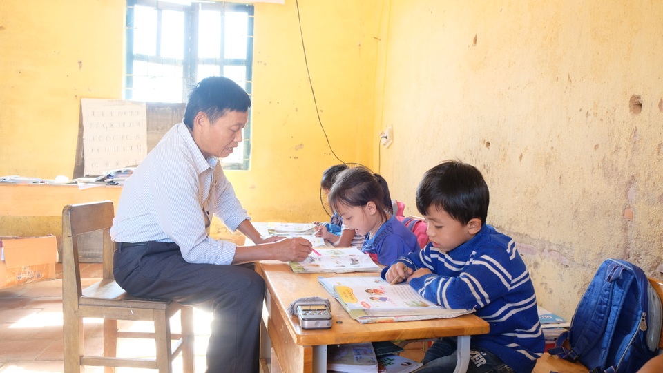 Nhọc nhằn gieo chữ trên đỉnh núi Cao Sơn - 7 Nhọc nhằn gieo chữ trên đỉnh núi Cao Sơn - 7
