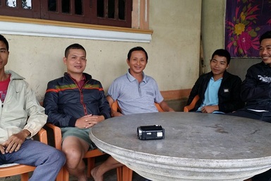 Gặp 7 người hùng lao ra dòng lũ dữ cứu sống 2 bé gái