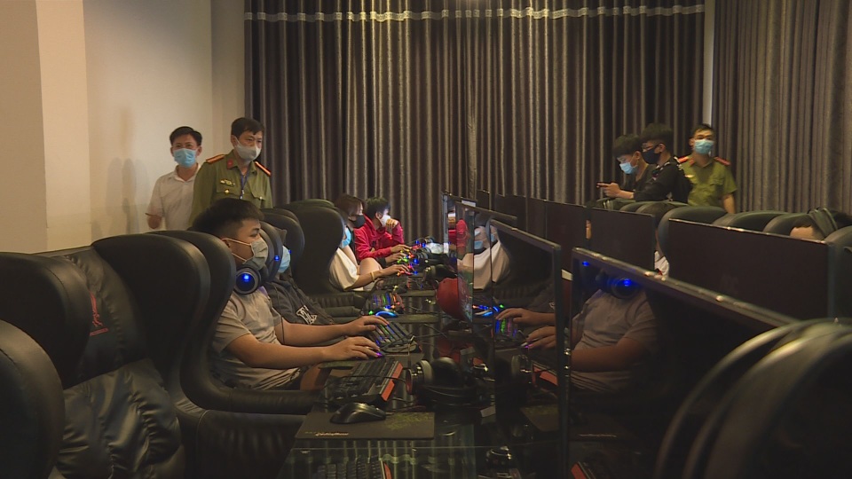Tiệm internet mở cửa phục vụ 46 game thủ giữa thời dịch - 1 Tiệm internet mở cửa phục vụ 46 game thủ giữa thời dịch - 1
