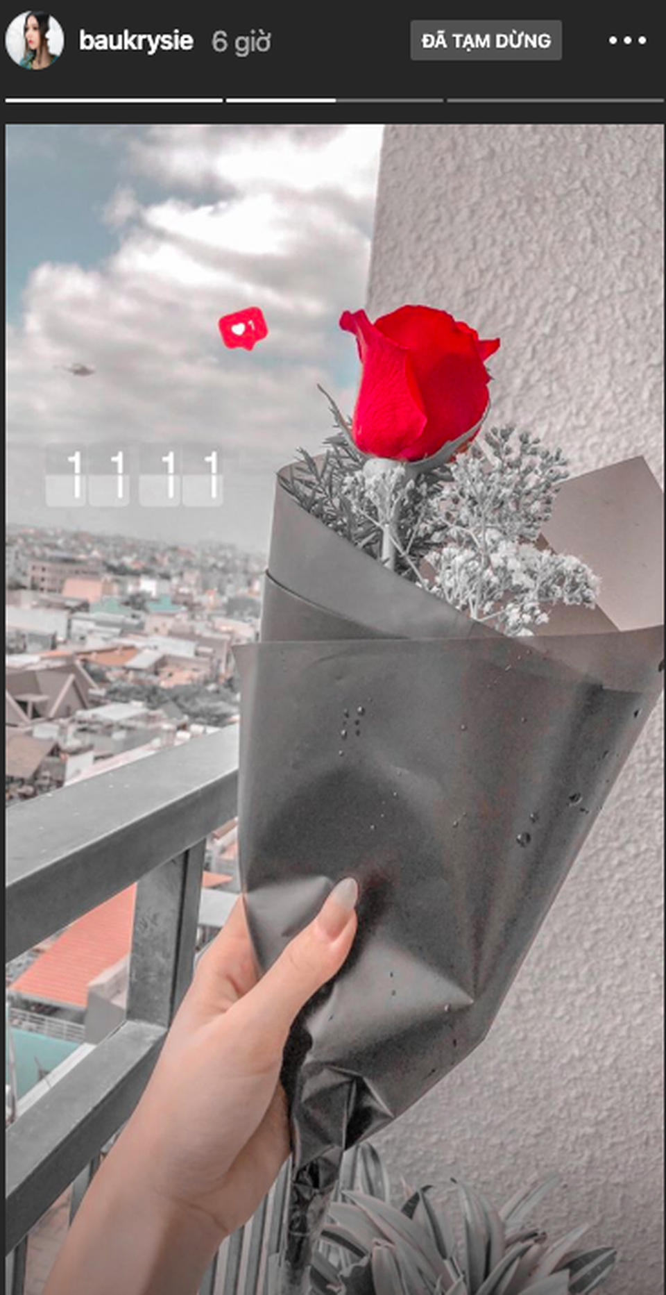 Hot girl đua nhau khoe quà Valentine đắt đỏ và hoành tráng - 7 Hot girl đua nhau khoe quà Valentine đắt đỏ và hoành tráng - 7