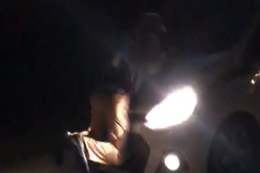 Tài xế hất CSGT lên nắp ca-pô rồi bỏ chạy lĩnh 15 tháng tù giam