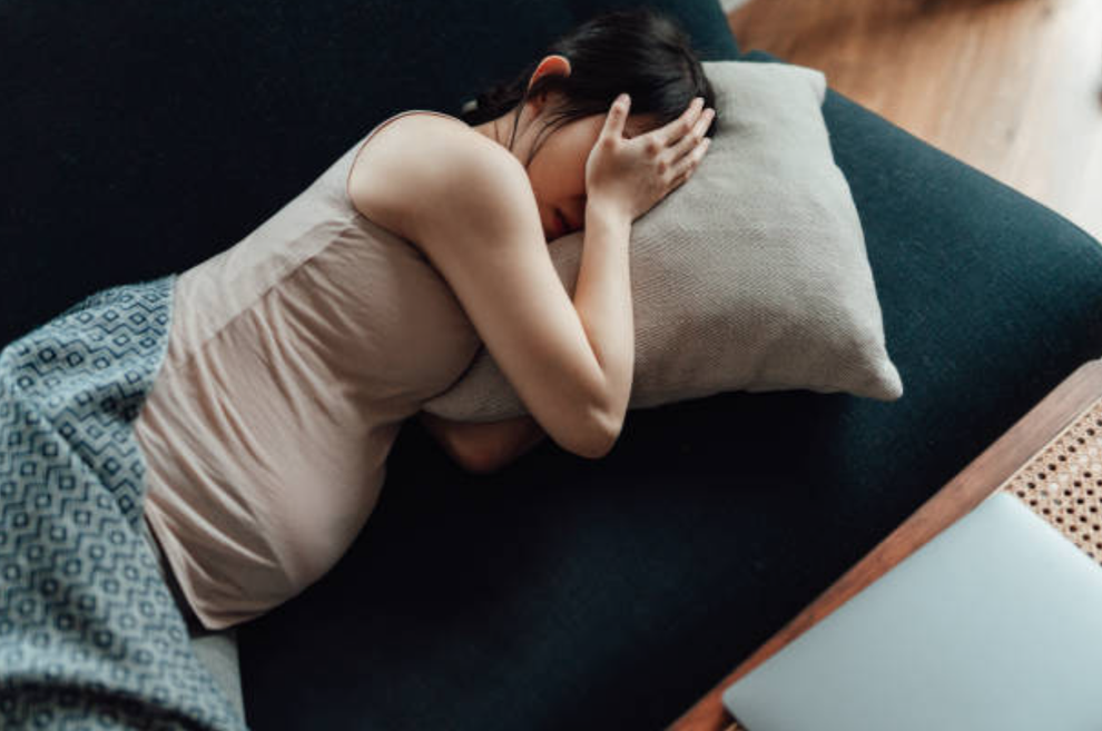 Bụng chửa vượt mặt mà vẫn bị chồng đòi gần gũi, không lúc nào yên - 1