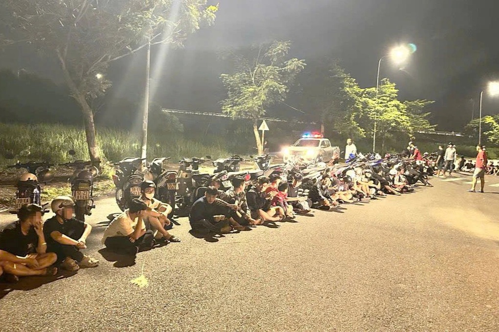 Tạm giữ 38 xe máy của nhóm thanh thiếu niên ở Tây Ninh - 1 Tạm giữ 38 xe máy của nhóm thanh thiếu niên ở Tây Ninh - 1