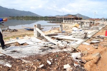 Đường trăm tỷ tan hoang sau bão