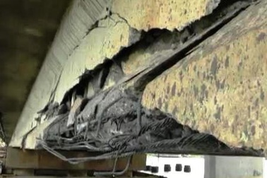 Vụ sà lan đâm vỡ dầm cầu ở Đồng Nai: Tạm giữ 2 người