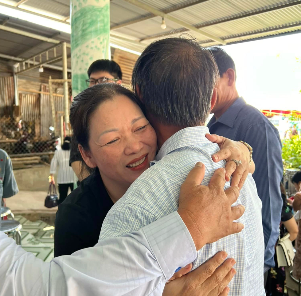 Người mẹ ở Bình Dương tìm thấy con gái thất lạc, giải đáp bí ẩn 42 năm - 7 Người mẹ ở Bình Dương tìm thấy con gái thất lạc, giải đáp bí ẩn 42 năm - 7