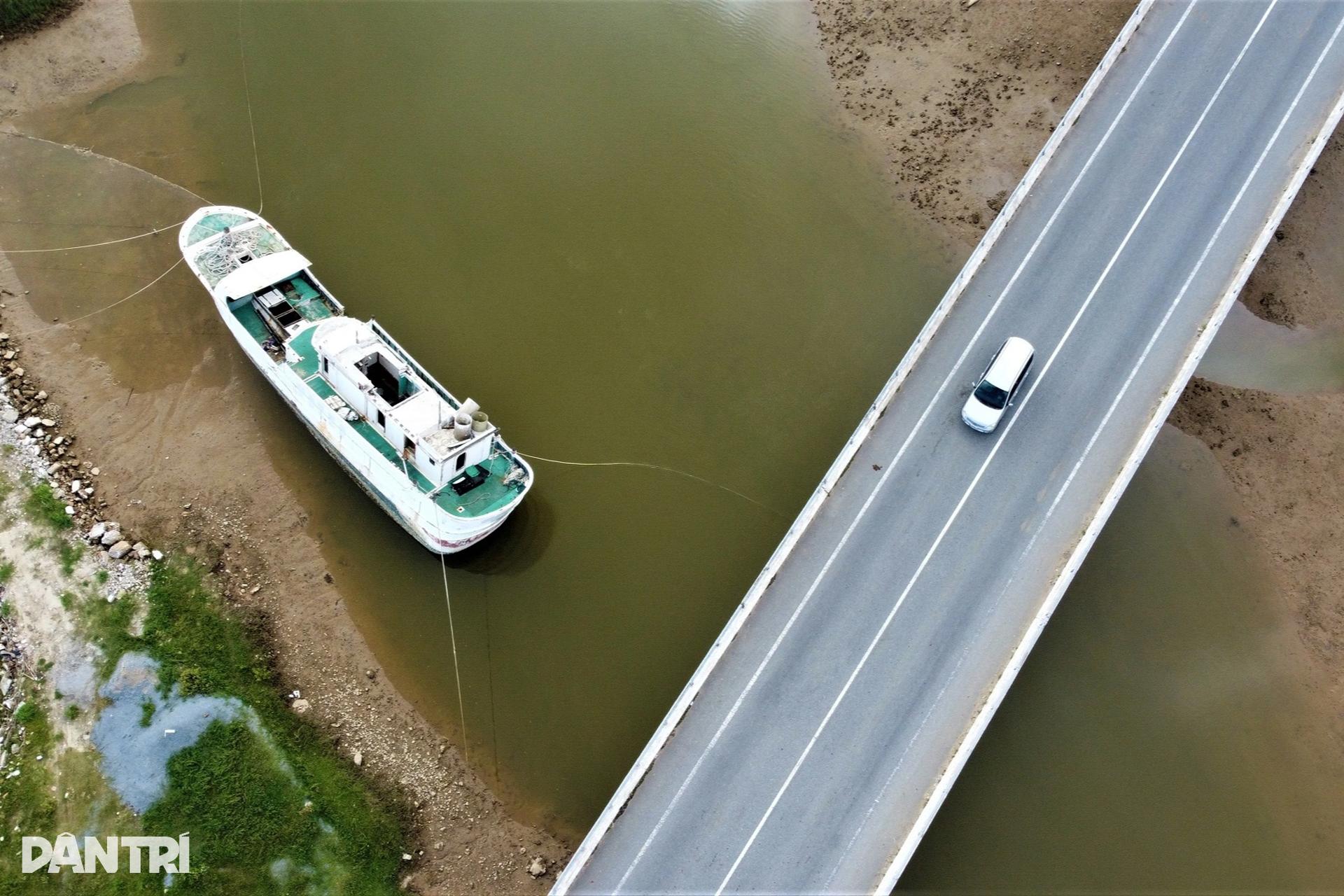 Những con tàu ma án ngữ nơi cửa biển - 7