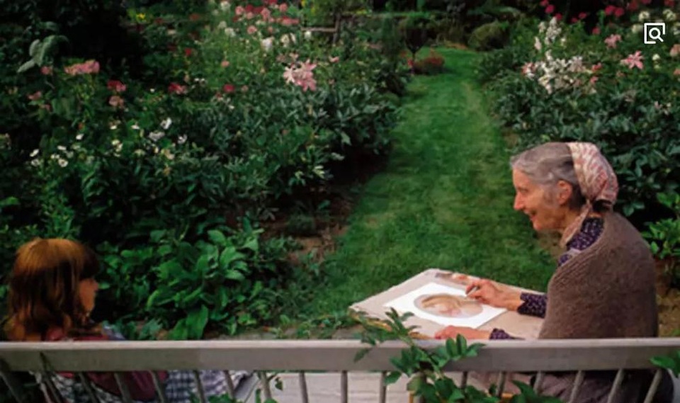 Sửng sốt với ngôi nhà hoa hồng đẹp như bước ra từ truyện cổ tích của cụ bà 92 tuổi - 2