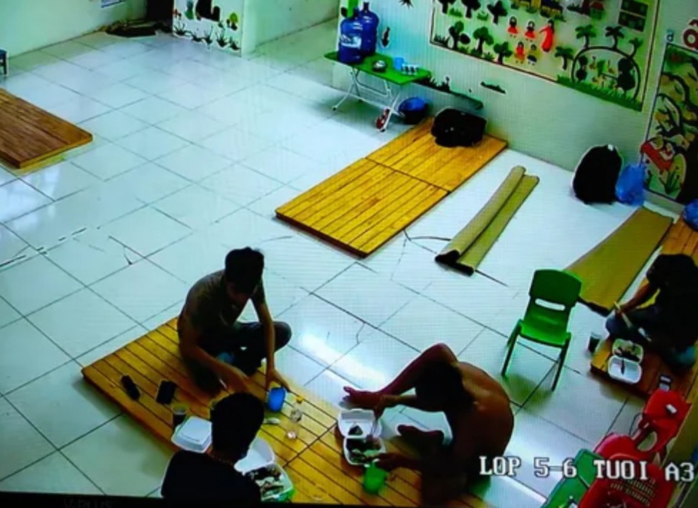 Bắc Giang: 3 thanh niên tụ tập uống rượu trong khu cách ly tập trung - 1 Bắc Giang: 3 thanh niên tụ tập uống rượu trong khu cách ly tập trung - 1