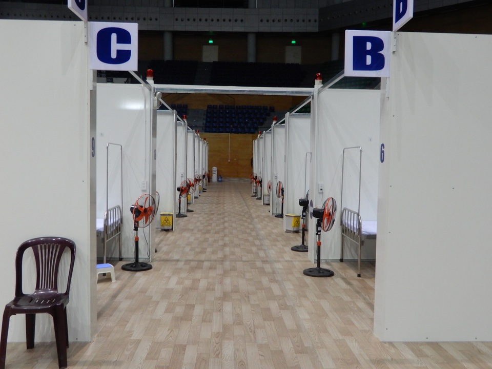 Cận cảnh bệnh viện dã chiến điều trị Covid-19 trước giờ kích hoạt - 4 Cận cảnh bệnh viện dã chiến điều trị Covid-19 trước giờ kích hoạt - 4