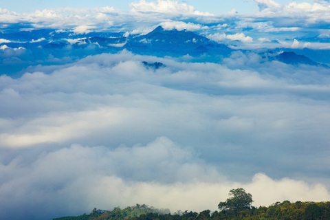 View - Ngắm thảo nguyên xanh mướt, điểm trekking lý tưởng ở Thanh Hóa | Báo Dân trí