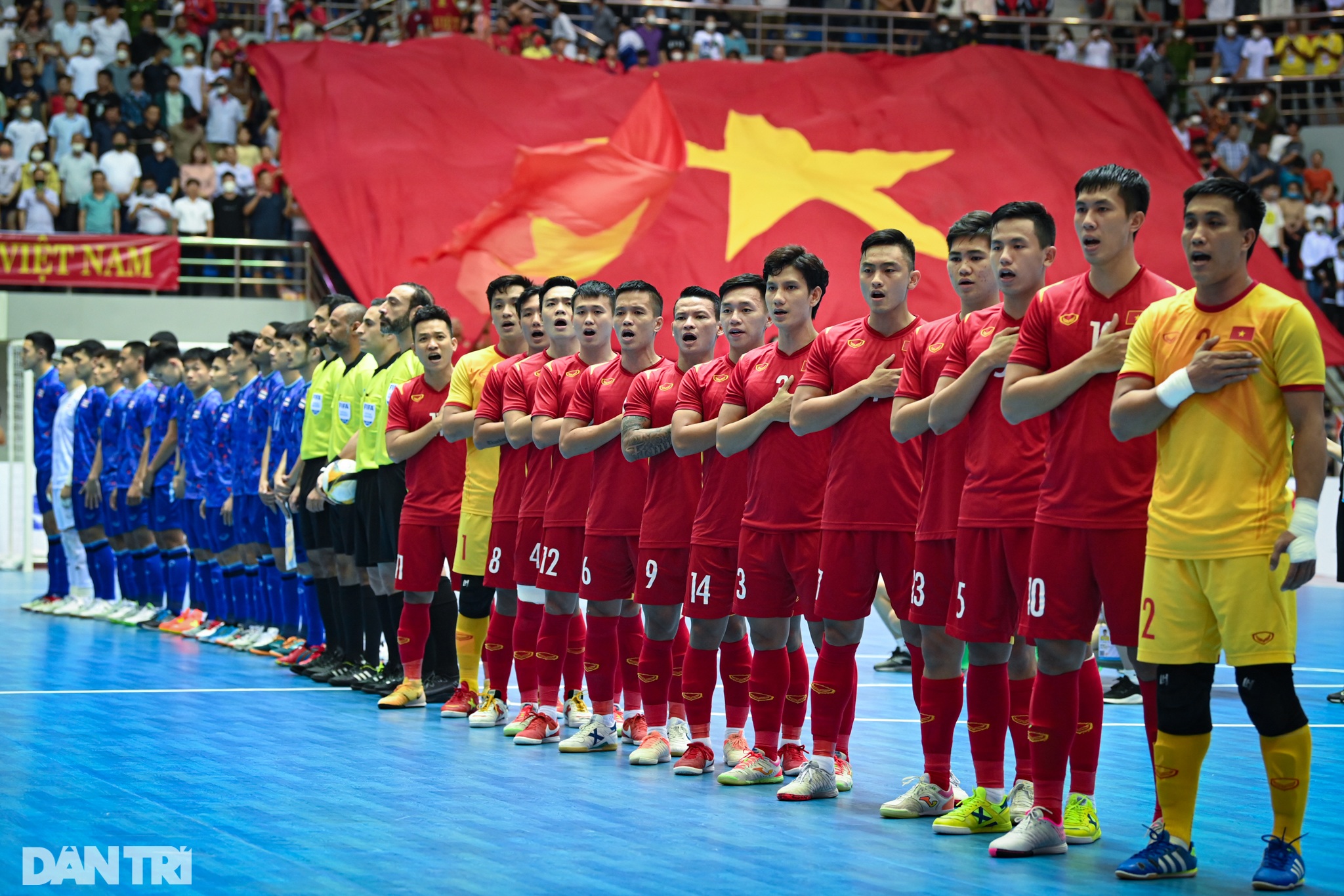 Thắng futsal Việt Nam, cầu thủ Thái Lan nhảy múa, ăn mừng đầy phấn khích - 2 Thắng futsal Việt Nam, cầu thủ Thái Lan nhảy múa, ăn mừng đầy phấn khích - 2