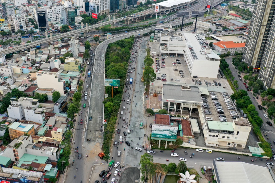 Đường Nguyễn Hữu Cảnh.jpg