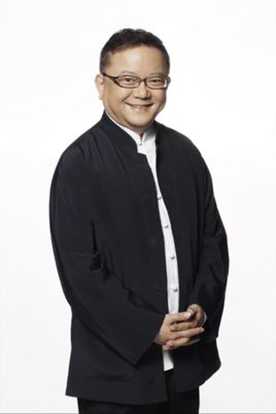 Hòa Thân Vương Cương sống sung túc bên người vợ kém 20 tuổi - 1