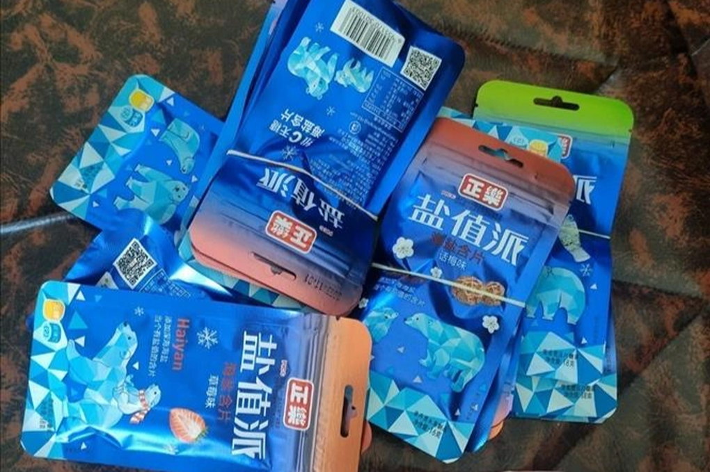 Ăn phải kẹo lạ, 5 học sinh ở Quảng Ninh nghi bị ngộ độc - 1