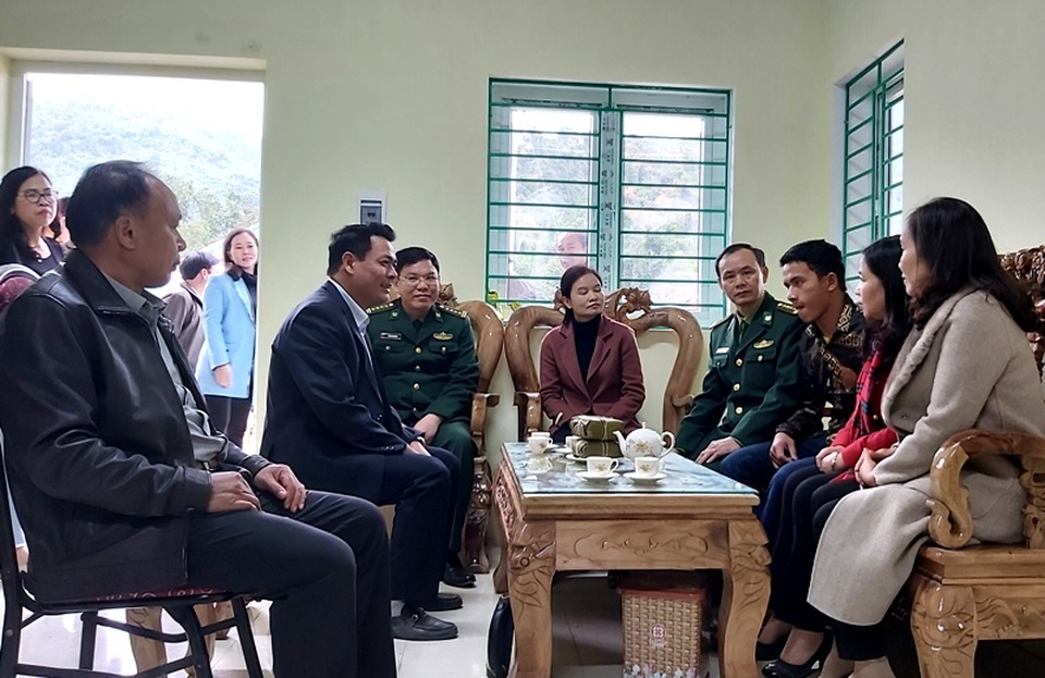 Tết sớm nơi bản làng vùng biên từng bị cơn lũ kinh hoàng quét qua - 13 Tết sớm nơi bản làng vùng biên từng bị cơn lũ kinh hoàng quét qua - 13